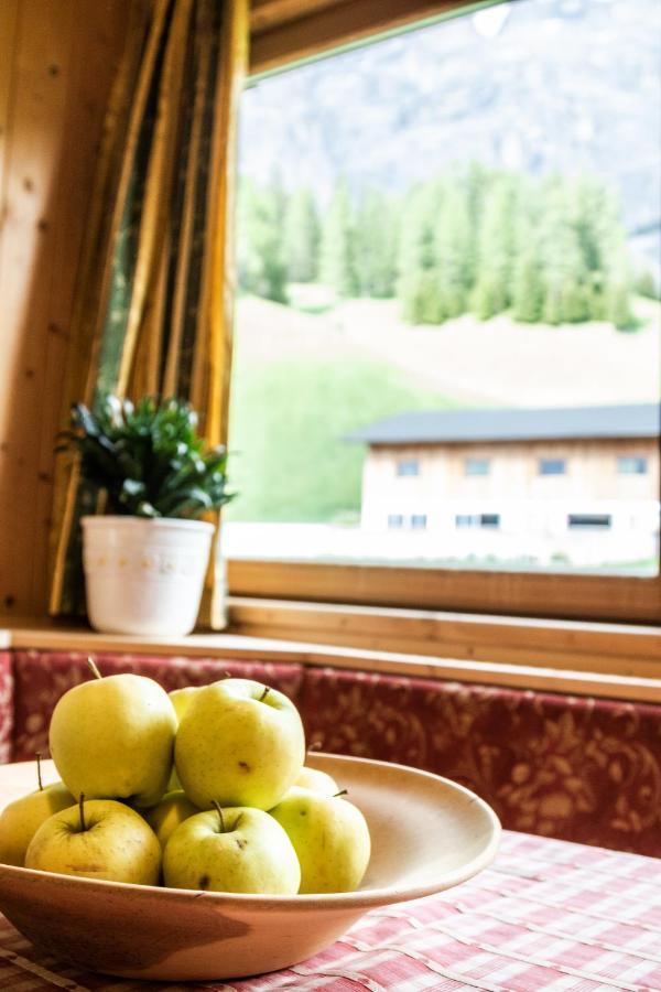 B&B - Hotel Ciasa Rue Blanch San Cassiano  Exterior foto