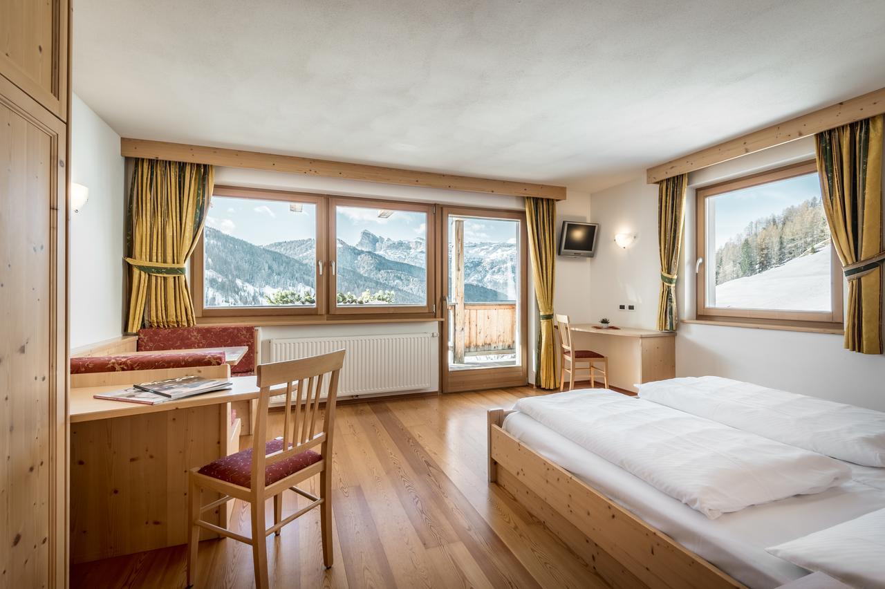 B&B - Hotel Ciasa Rue Blanch San Cassiano  Exterior foto